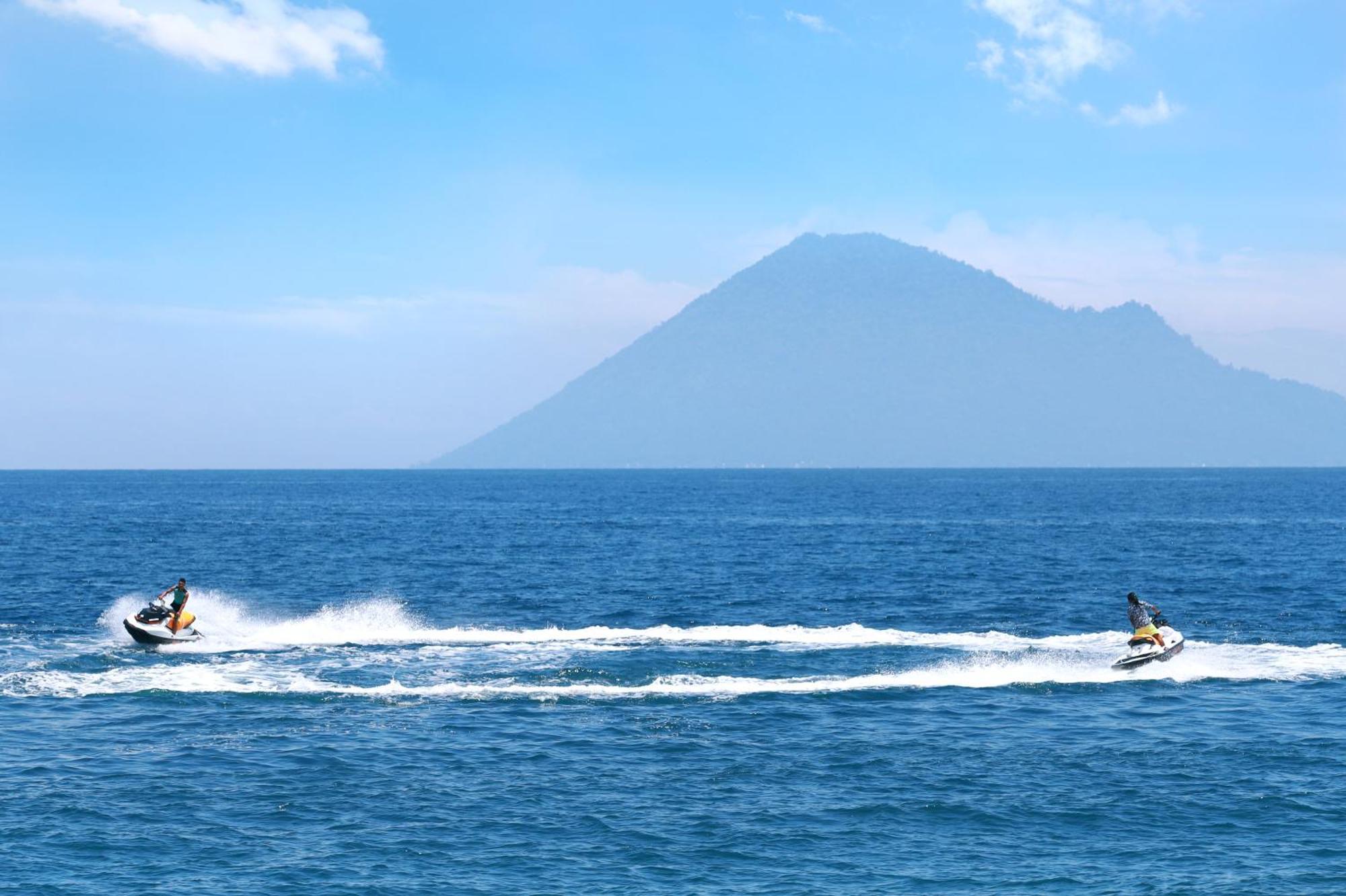 Manado Tateli Resort And Convention Exterior photo
